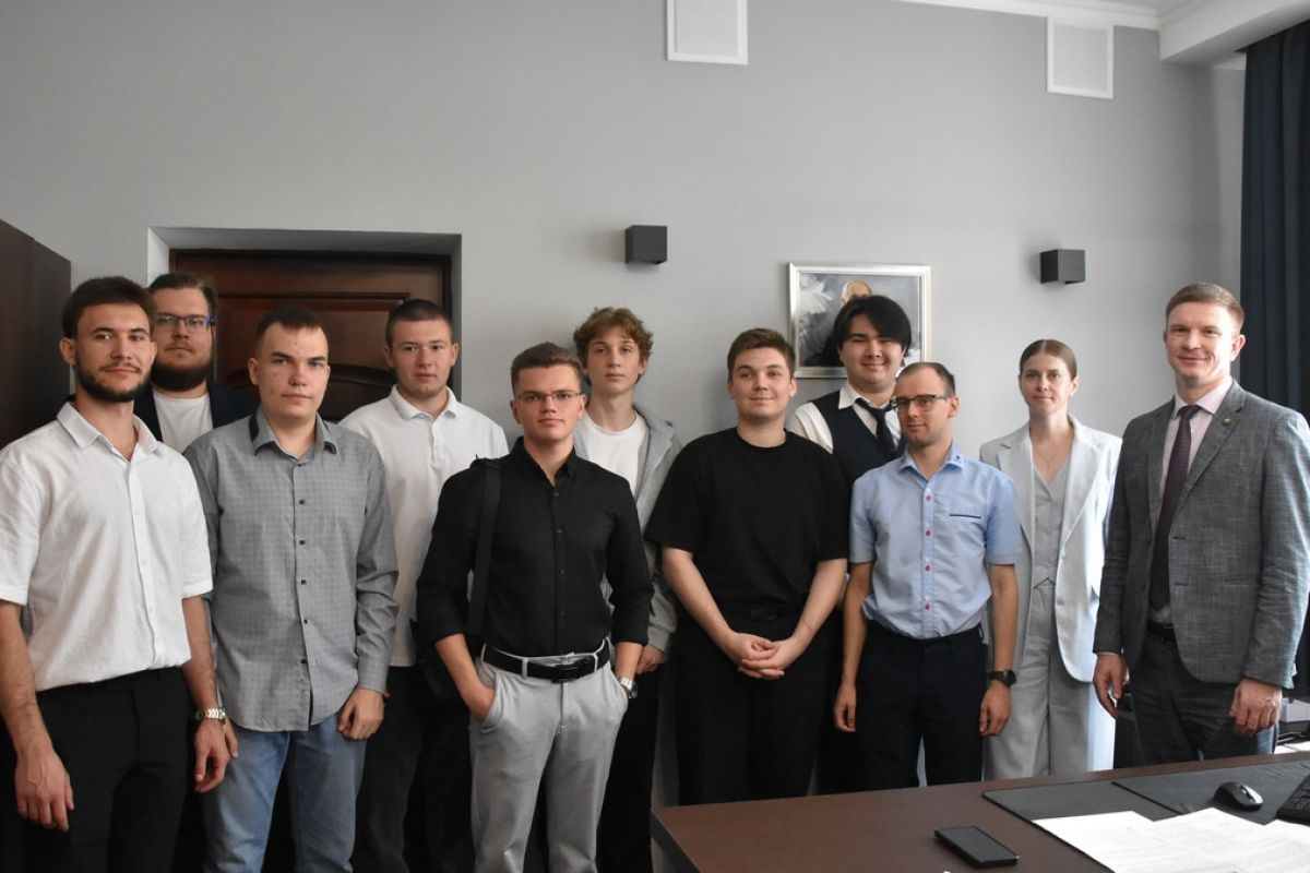 Максим Соников встретился с молодежью, интересующейся IT-технологиями