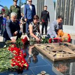 День памяти и скорби в Республике Алтай: депутаты «Единой России» почтили память героев