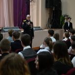 В Удмуртии «Единая Россия» организовала урок мужества для школьников