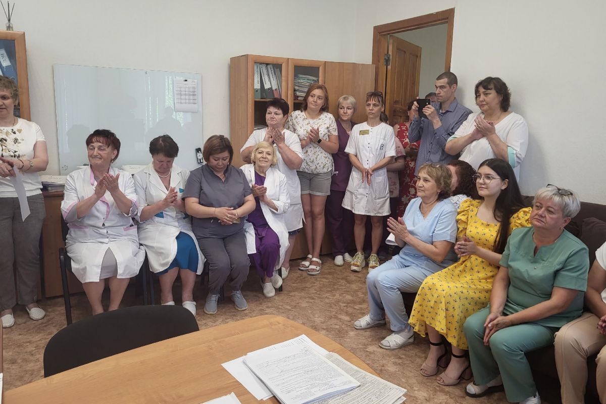 В Карабаше поздравили медицинских работников с наступающим профессиональным праздником