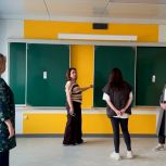В пятой школе Муравленко выполняется финишная отделка стен