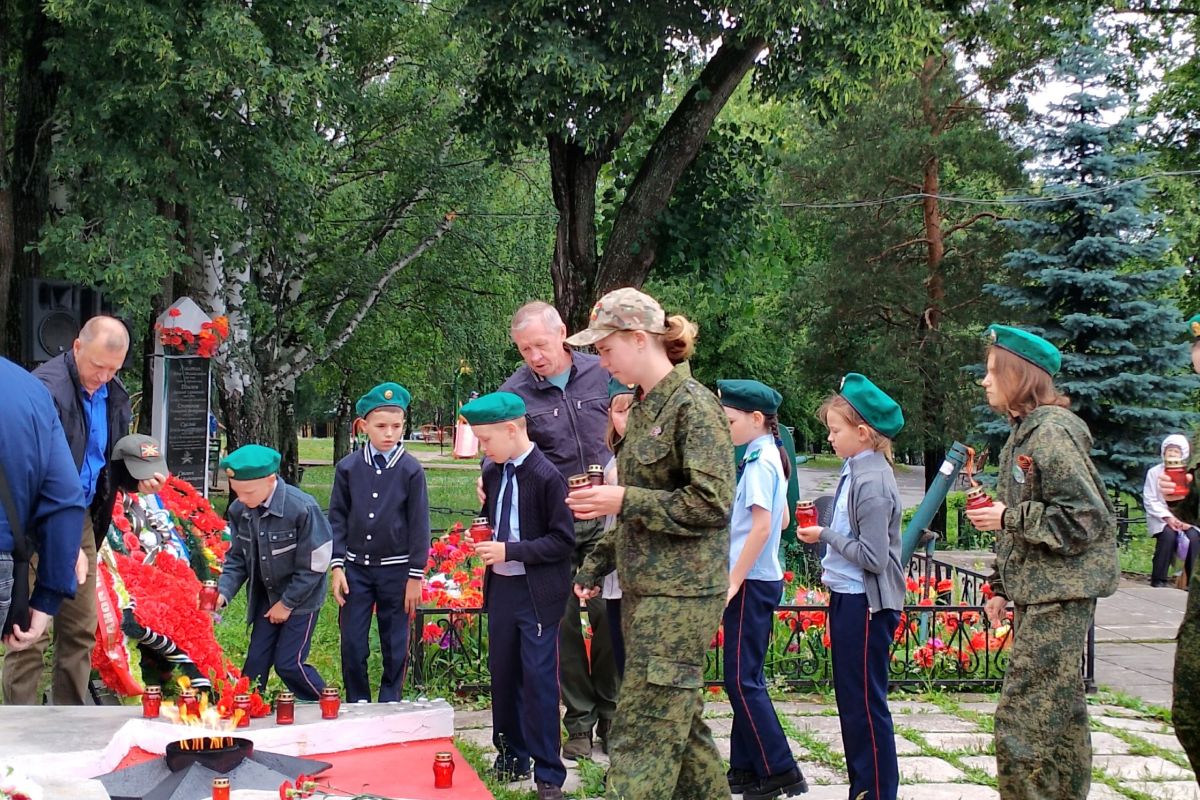 В Нязепетровске прошла ежегодная акция «Свеча памяти», посвященная началу Великой Отечественной войны