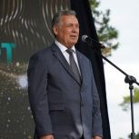 Александр Романенко: Жители Алтайского края своим трудом вносят неоценимый вклад в процветание Родины