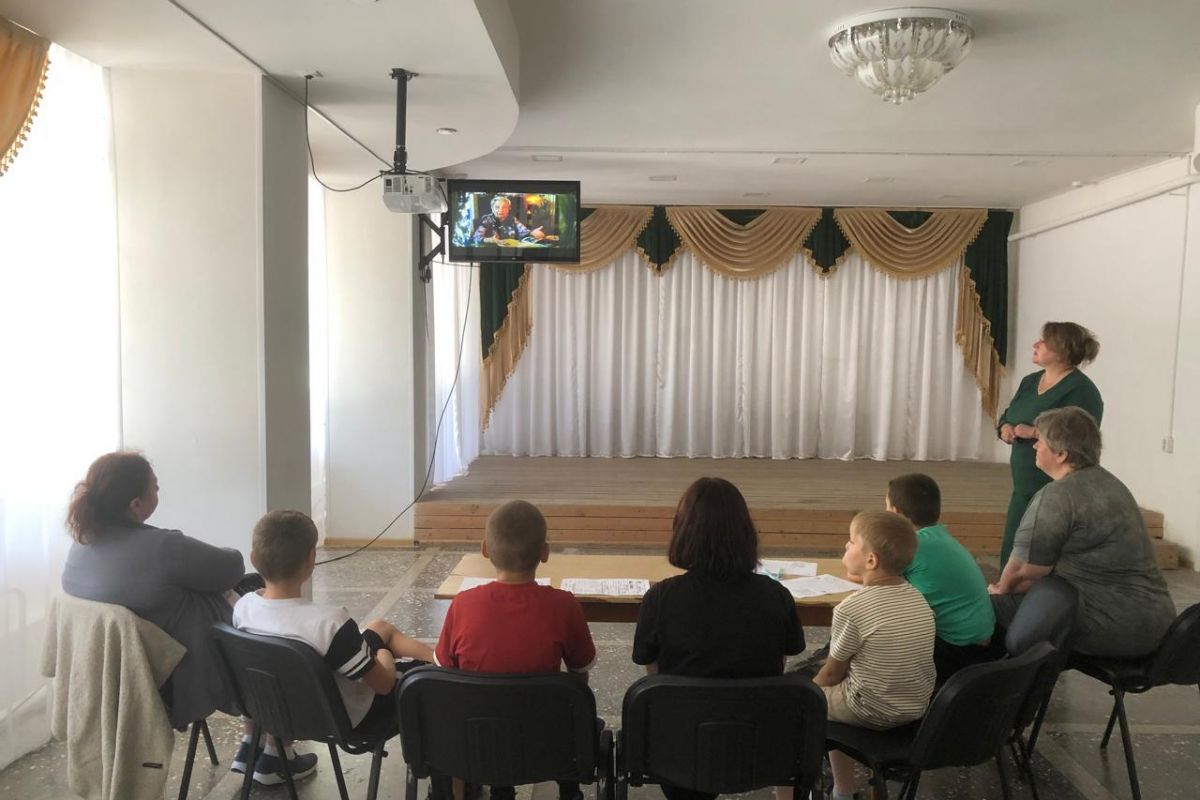 Партийцы Курского округа провели кинопоказы