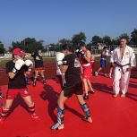 «Единая Россия» организовала открытые тренировки с чемпионами в Херсонской области