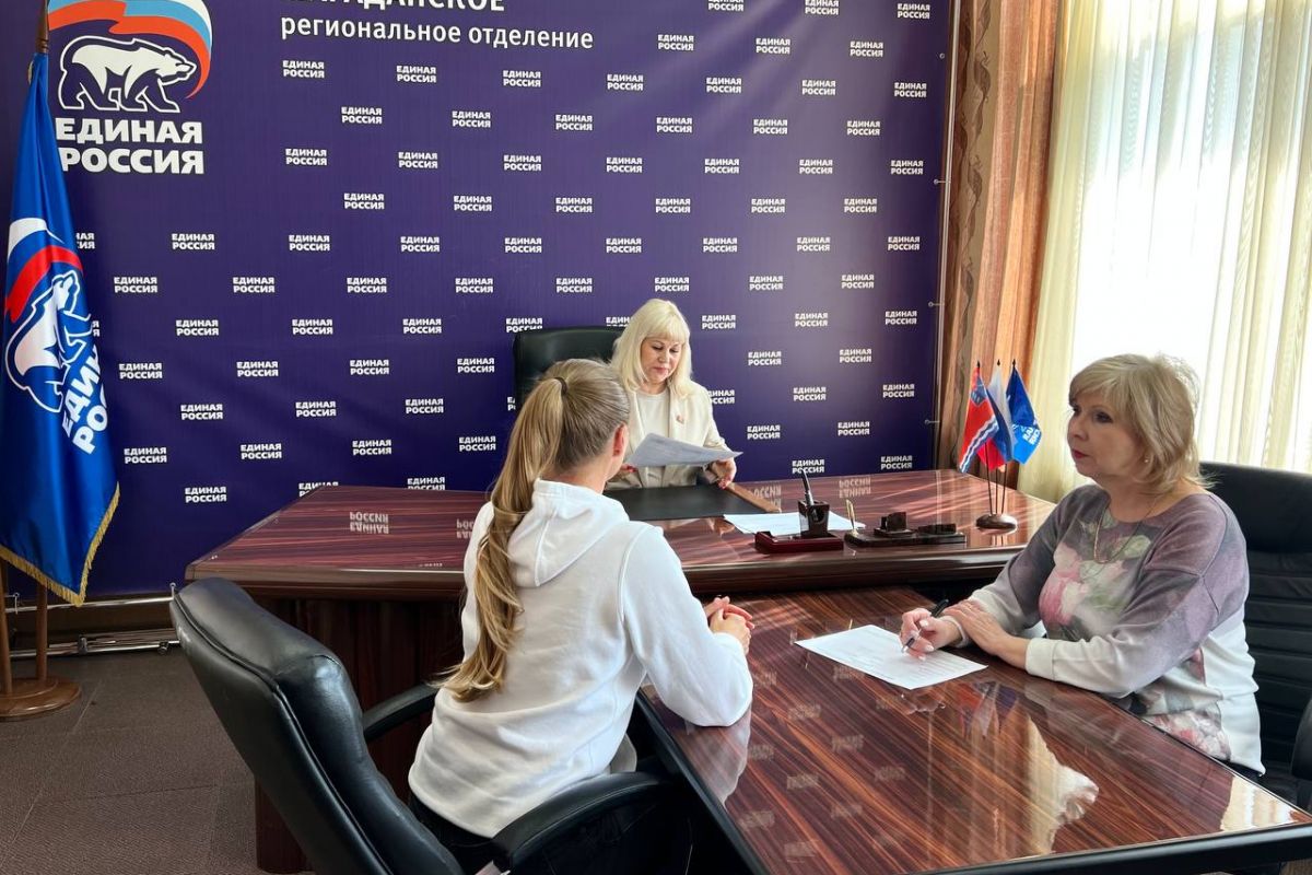Виктория Голубева и Ирина Рязанцева провели прием граждан по вопросам материнства и детства