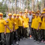 Игорь Артамонов встретился с участниками патриотического лагеря «Страна Героев»