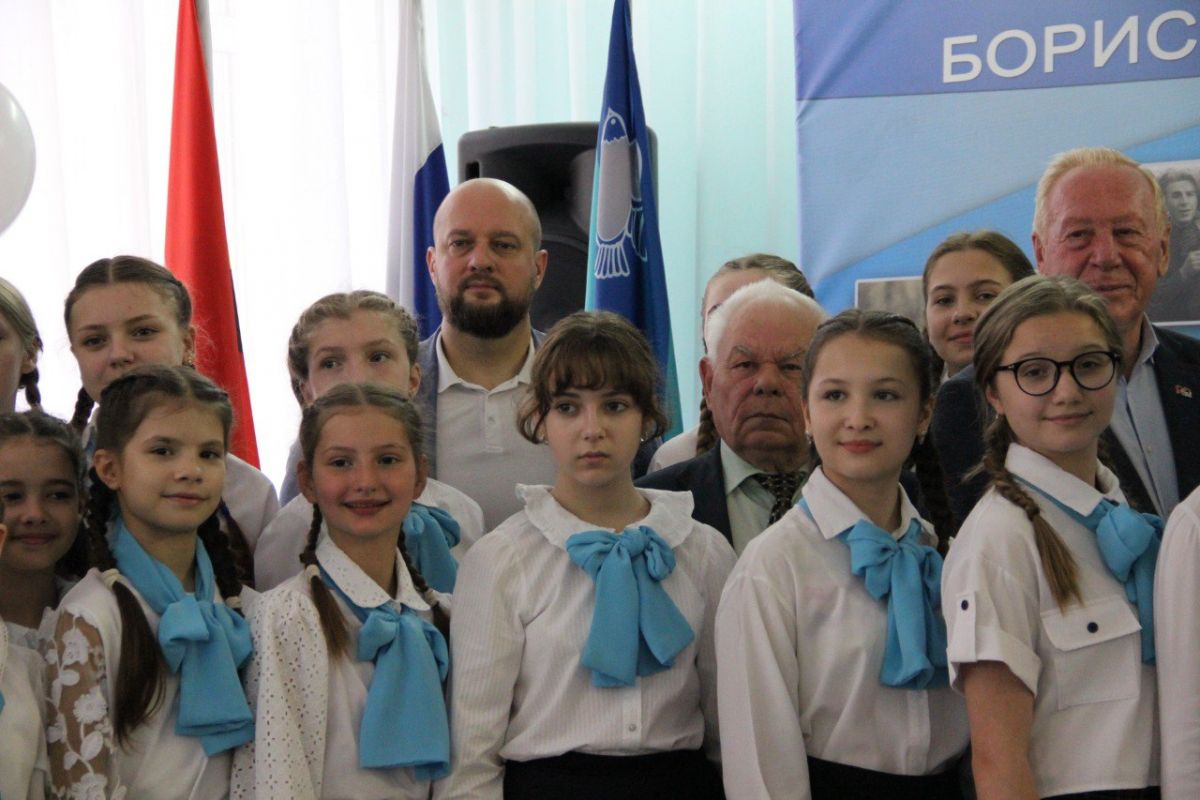 В школе №42 увековечили память ветерана Великой Отечественной войны Бориса Шуклина
