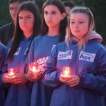 Знамя Победы, скульптура «Родина-мать зовёт!», звезда: партийцы зажгли в Югре «Огненные картины войны»