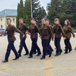 В Волово Липецкой области единороссы провели смотр строя и песни среди школ округа