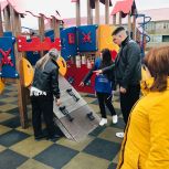 Пуровчане следят за безопасностью детей на игровых площадках