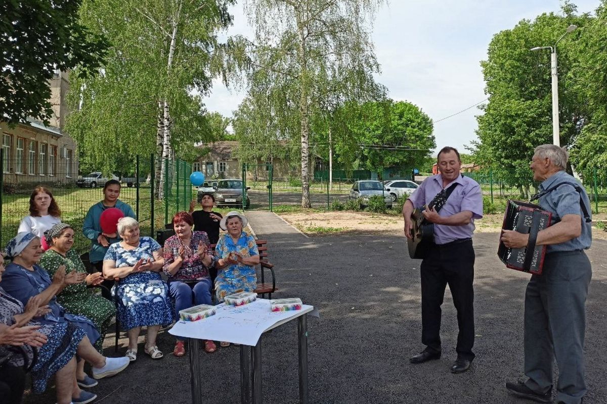 «Единая Россия» оказала содействие в проведении мероприятий, посвященных Международному дню соседей