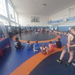 В Грозном по марафону «Сила России» состоялось первенство по вольной борьбе