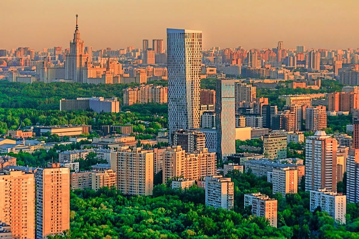 Столица представила медиакуб с достижениями в области градостроительства на ПМЭФ-2025