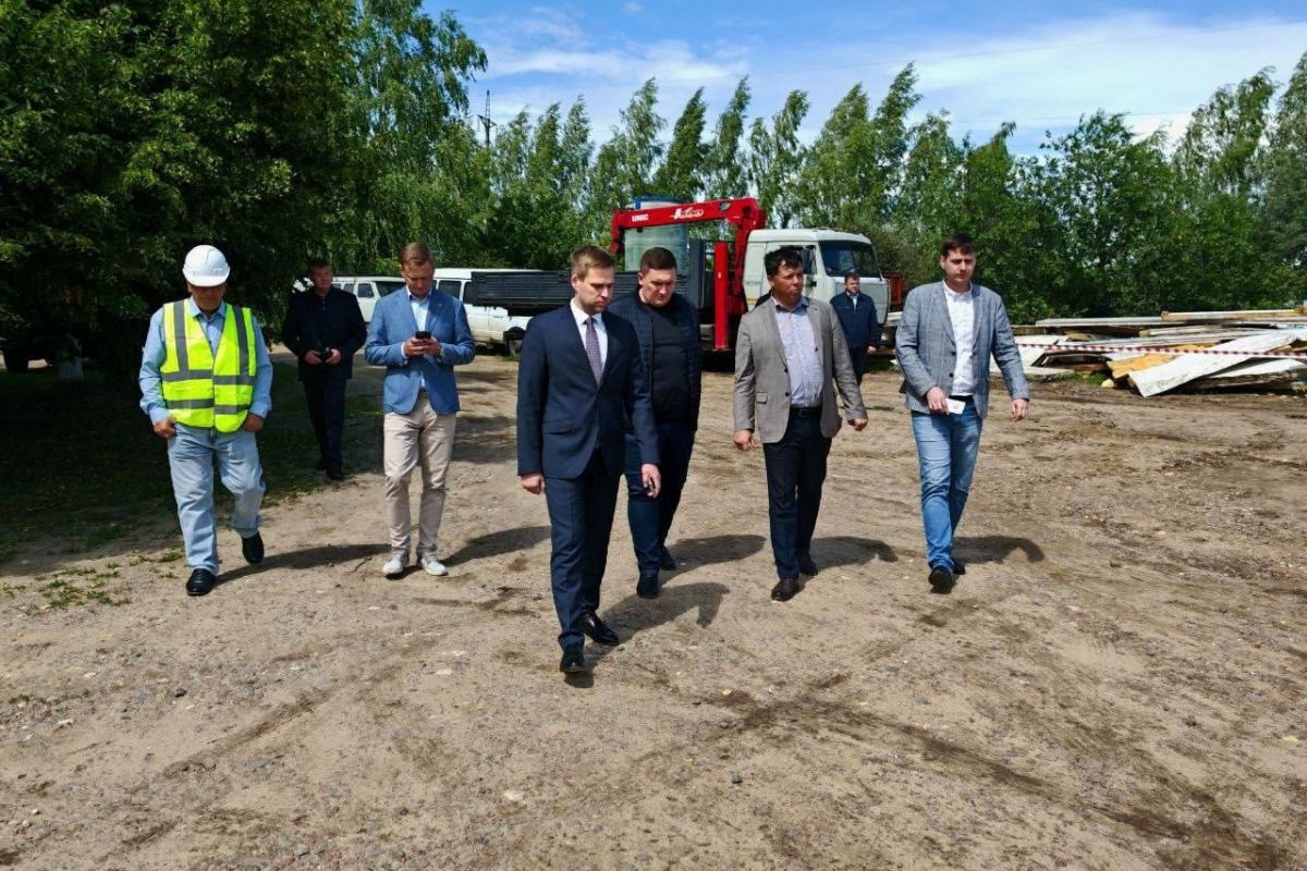 В Лебедяни активисты партии проверили, как идет капитальный ремонт школы