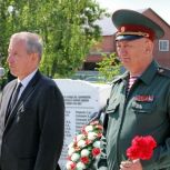 В преддверии Дня памяти и скорби в Советском районе состоялось возложение венков и цветов к памятнику «Катюша»