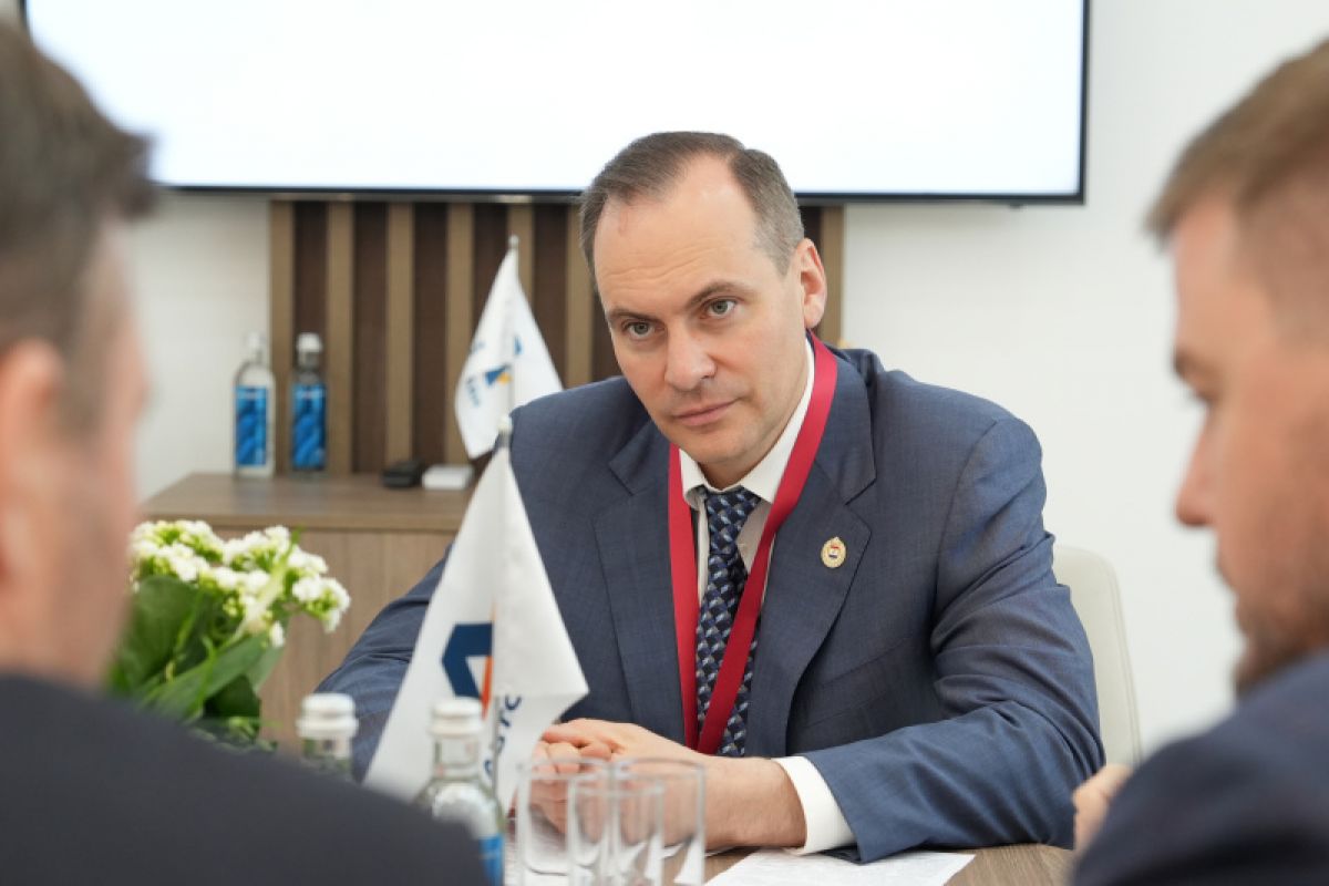ПМЭФ: Артём Здунов провел встречу с руководством ГК «Нацпроектстрой»