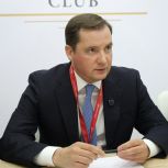 Александр Цыбульский встретился на ПМЭФ с председателем правления металлургического холдинга «Новосталь-М» Иваном Демченко