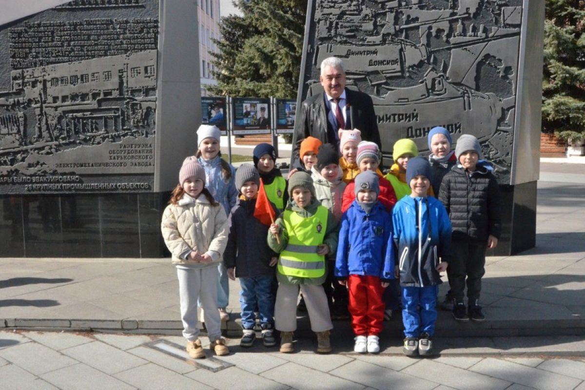 Поздравление Леонида Черкесова с Днем защиты детей