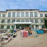 Единороссы Железногорска проверили ход капитального ремонта в школе № 93