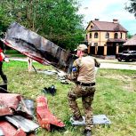 Молодогвардейцы помогли в расчистке завалов в Марьино после прилёта со стороны ВСУ