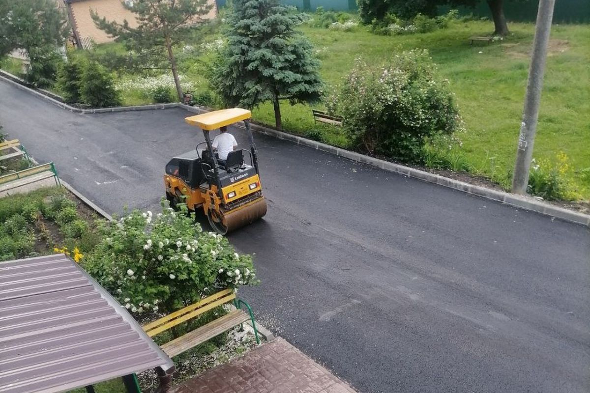В Плавском районе продолжается благоустройство дворов многоквартирных домов по проекту «Формирование комфортной городской среды»