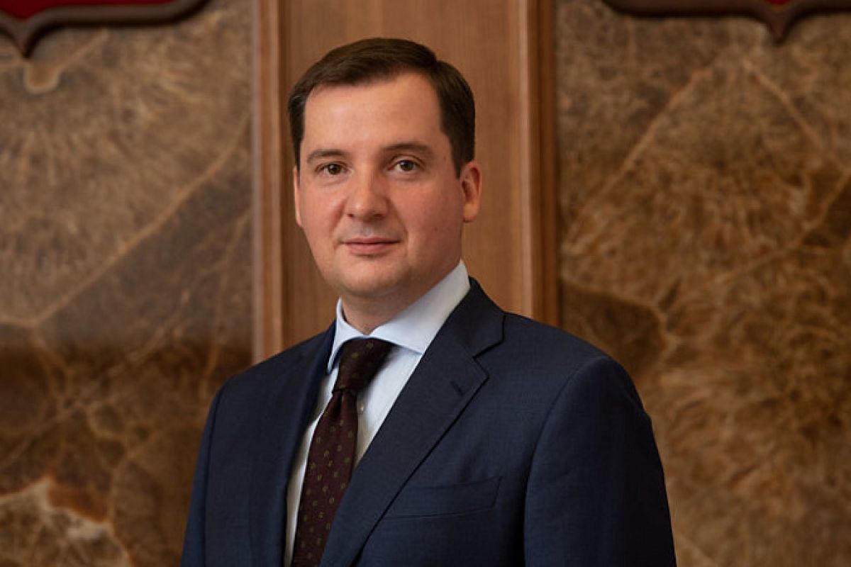 Профессия - жизнь: Александр Цыбульский поздравил медработников Архангельской области с профессиональным праздником