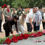 Депутаты приняли участие в торжественном возложении цветов, приуроченном ко Дню памяти и скорби