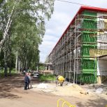 Депутаты Мордовии провели мониторинг хода капитального ремонта школы №8 в Саранске