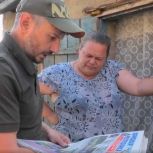 «Единая Россия» доставила гуманитарную помощь единственной жительнице Марьинки