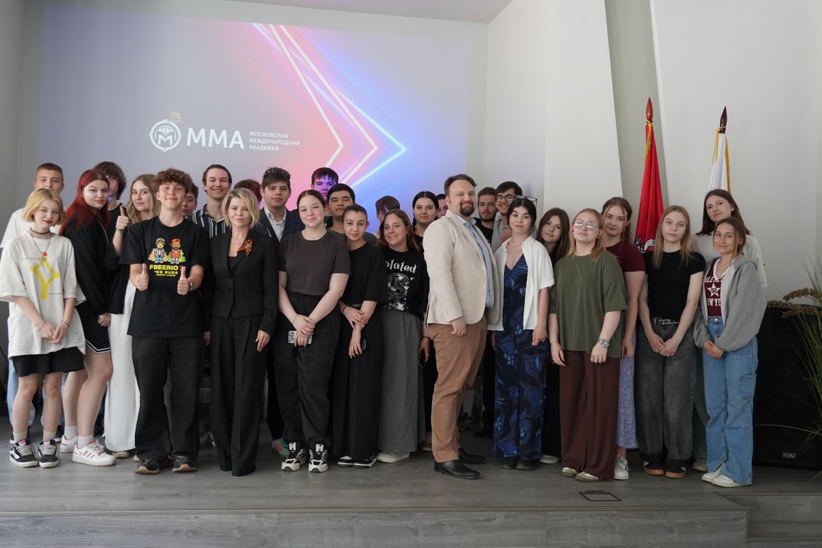 Студенты Московской международной академии познакомились с партийным проектом «Единой России» «Историческая память»