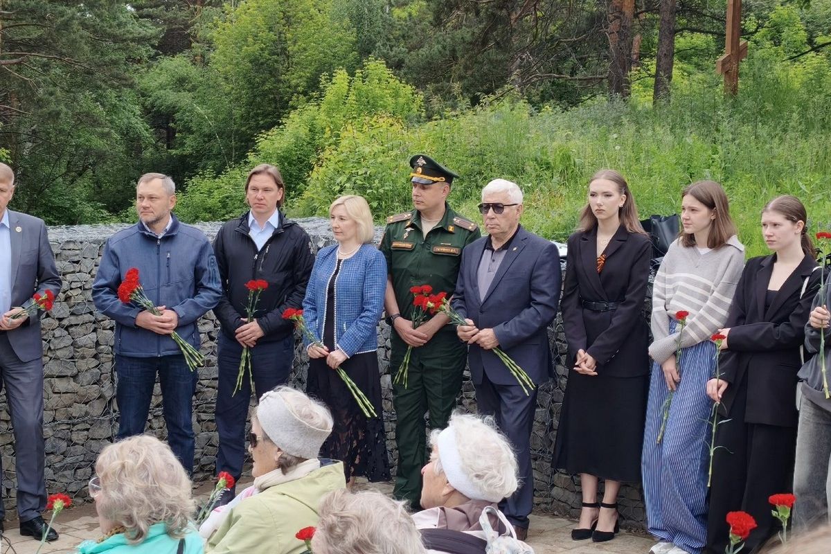В День памяти и скорби местные отделения «Единой России» организовали мероприятия по всей Иркутской области