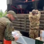 Жители поселка Светлый отправили посылки землякам на СВО