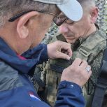Партбилет «Единой России» участнику СВО из Черемховского района вручили в окопе