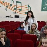 От подсыпки дорог до ремонта памятников: жители сел Благовещенского округа поделились с депутатом наболевшим