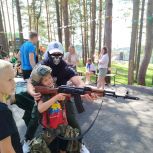 Беловские единороссы провели урок мужества в детском лагере