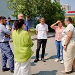 «Единая Россия» совместно с МинЖКХ региона проверила состояние детских спортплощадок в Бердске