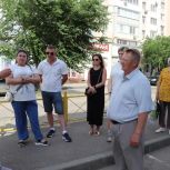 Панков с жителями ищут решение для передачи дороги на баланс Заводского района