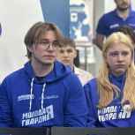 Дмитрий Погорелый встретился с молодогвардейцами