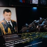 Он любил Донбасс, и Донбасс ответил ему взаимностью: в Донецке почтили память первого Главы ДНР Александра Захарченко