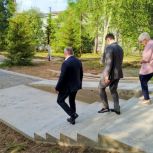 Депутат Госдумы Александр Якубовский проверил ход работ в сквере имени героя Великой Отечественной войны Курбана Иткулова в Байкальске