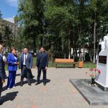 «Единая Россия» проверила благоустройство сквера имени Клавдии Абрамовой
