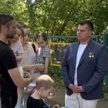 Герой России Эдуард Казымов обсудил с многодетными семьями цифровую безопасность для детей