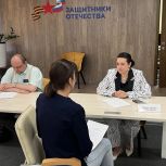«Единая Россия» продолжает оказывать поддержку семьям участников СВО