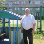 Депутат Законодательного Собрания Владимир Березовский благоустроил десятки детских площадок