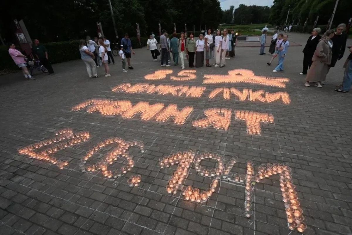 В Великих Луках прошла акция памяти «Огненные картины войны»