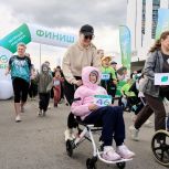 Около 100 бегунов с ограниченными возможностями здоровья вышли на старт «Зелёного марафона» в Нижнем Новгороде