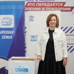Марина Сидухина вновь привезла подарки для детей в рамках акции «Коробка храбрости»