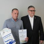 В Калининском районе поздравили сборную ветеранов спорта
