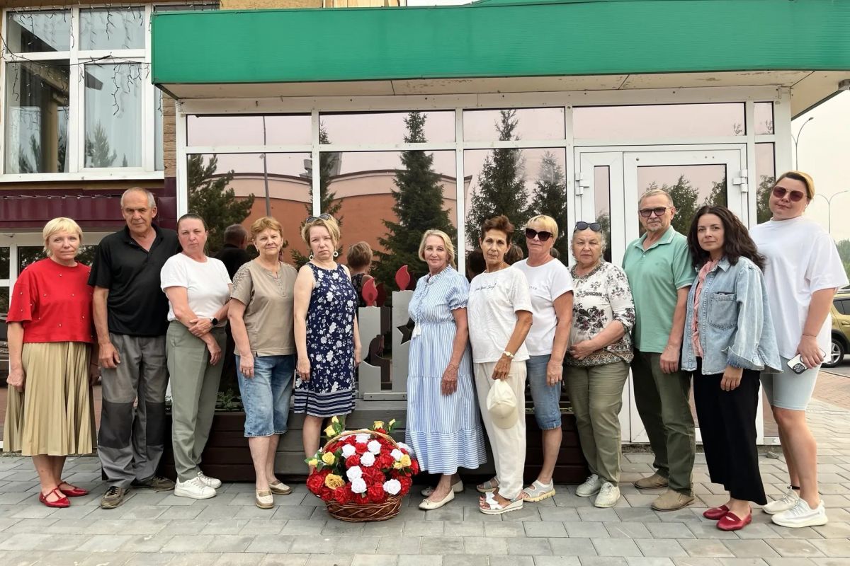 В Кузбассе активистки «Женского движения Единой России» почтили память героев Великой Отечественной войны